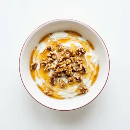 Joghurt mit Honig und Walnüssen