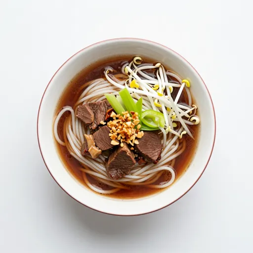炖牛肉粿条汤